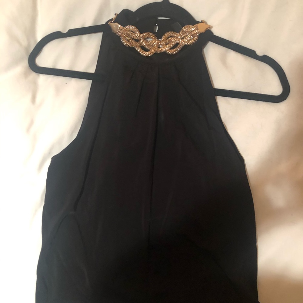 Sleeveless Marciano top 💕